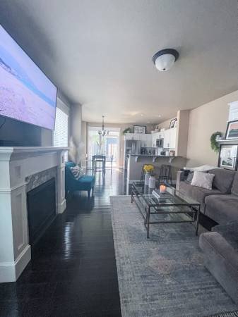 Patio w/ fire pit home ✶ 10min to DT → Has it all!