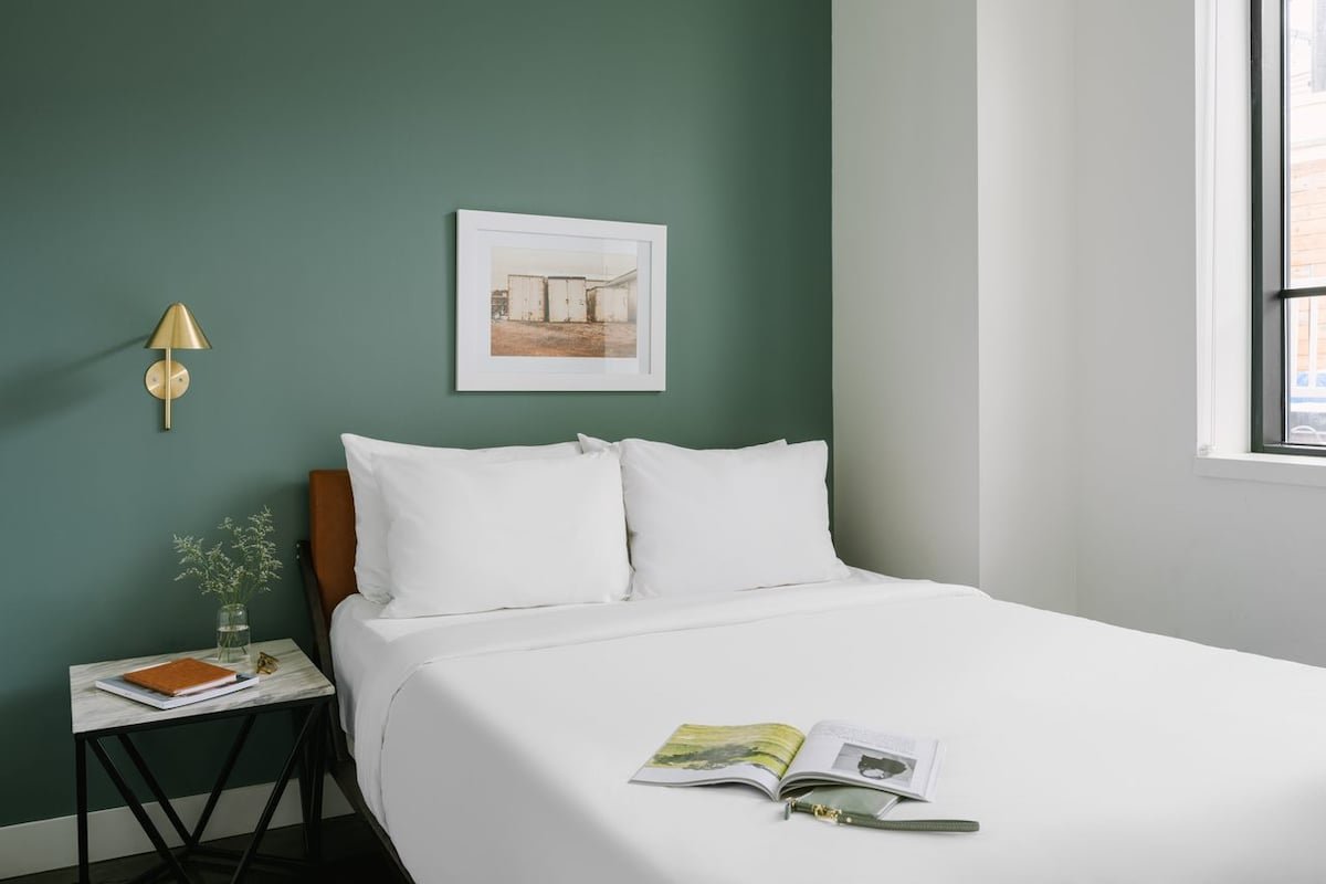 Sonder Le Guerin | Three-Bedroom Apartment gallery image 4