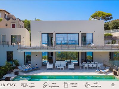 Villa Seablue – gorgeous sea view front line