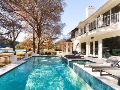 Luxe Austin-Area Retreat for Groups & Gatherings