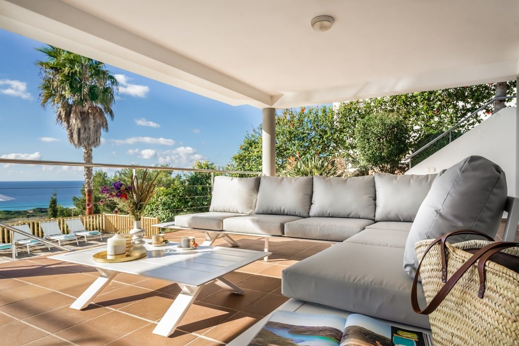 Villa con piscina y vistas en Son Bou, Menorca gallery image 4