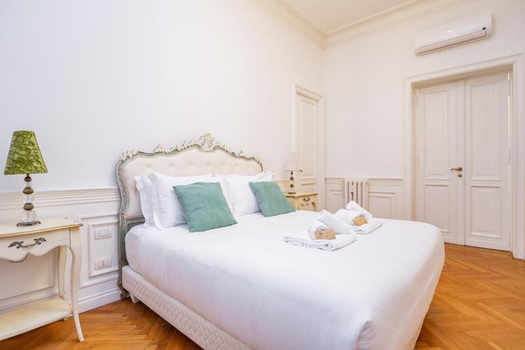 Refined and spacious flat near Piazza del Popolo gallery image 5