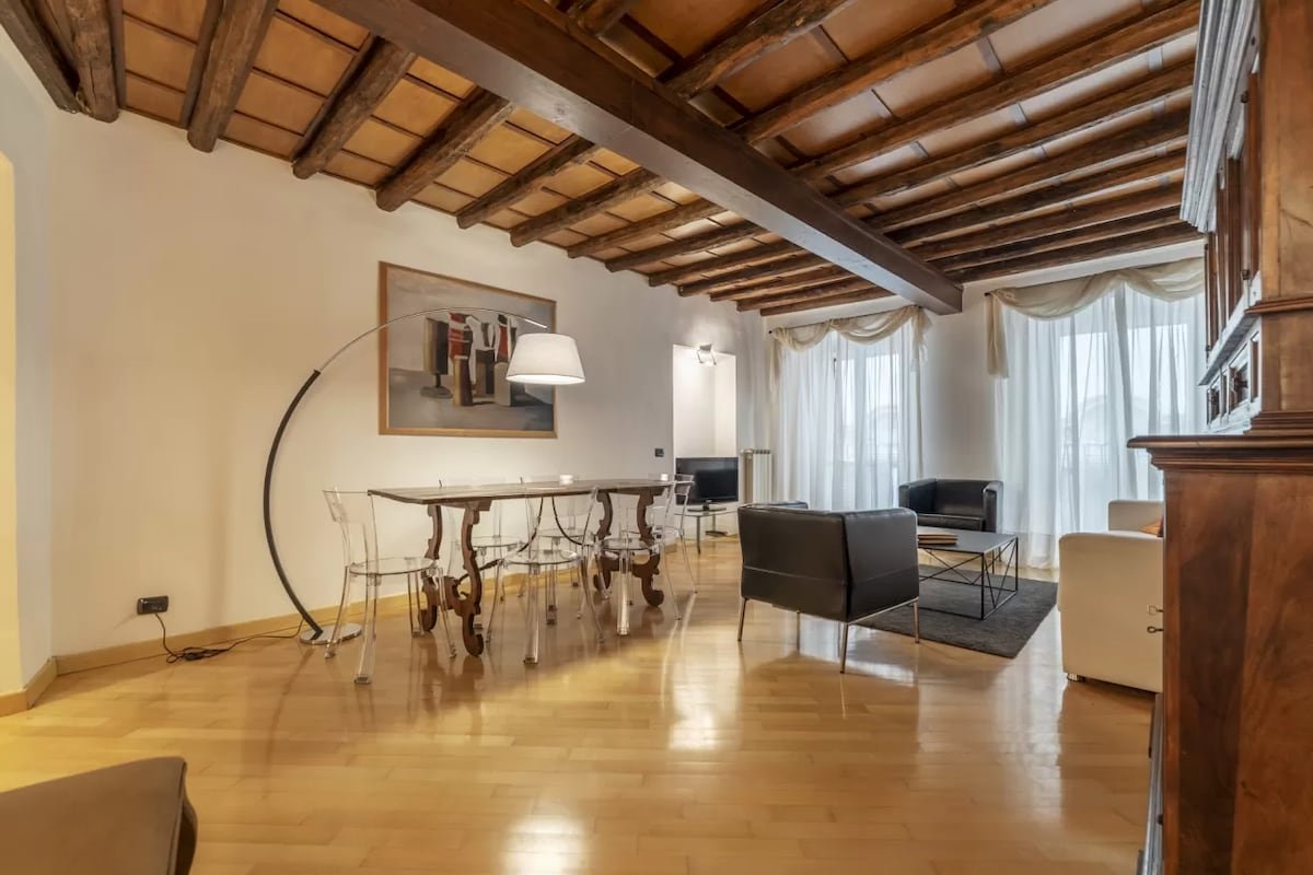 Live Roma | Luxury Pantheon View gallery image 2