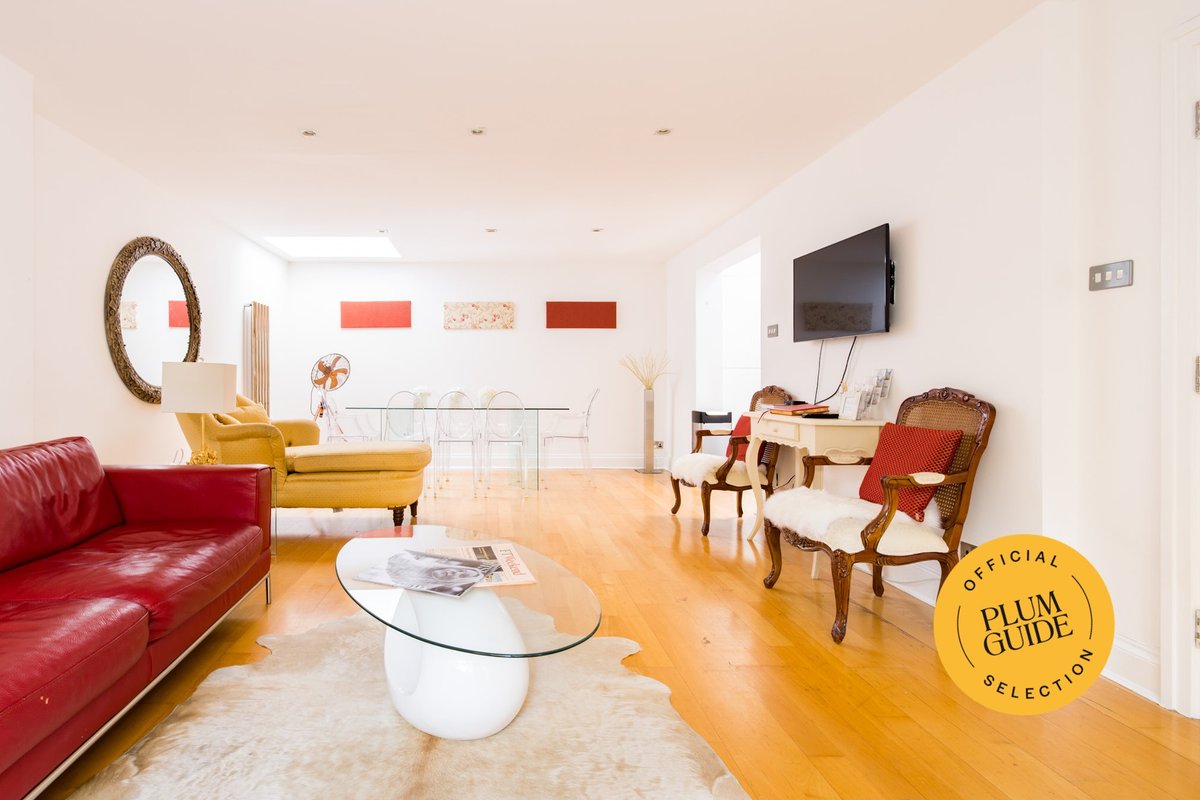Modern 3BR Notting Hill Gem | Patio + 2.5 Baths