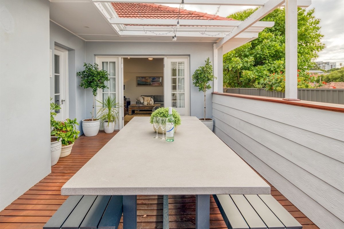 Character-Filled Home Near Scarborough Beach! gallery image 4