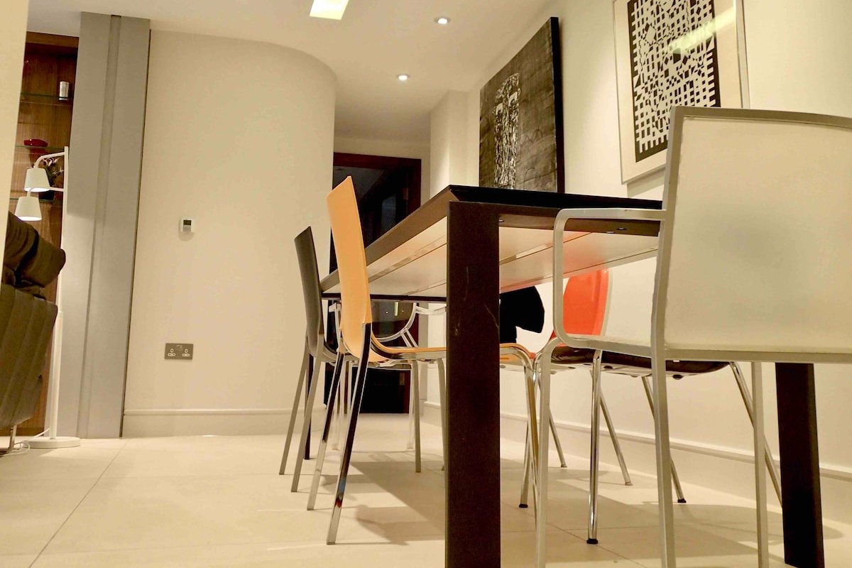 Beautiful interior designers three bedroom home gallery image 2