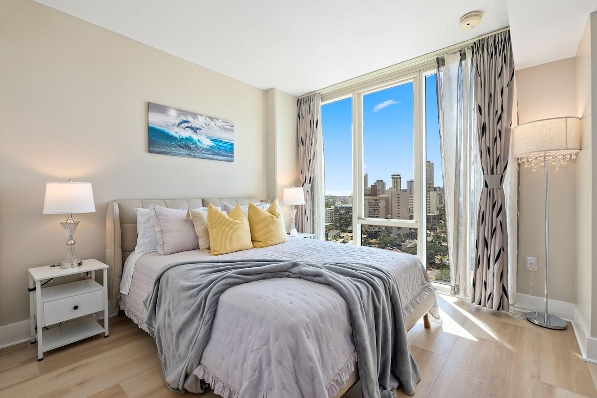 Luxury Two Bedroom Suite in Waikiki, Condo with Pa gallery image 5