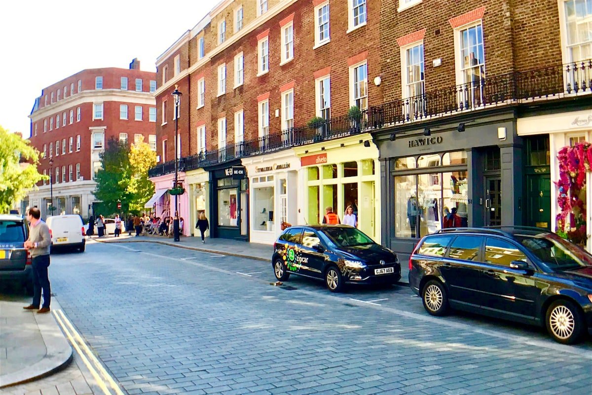 Victoria/Belgravia Townhouse Zone 1! By two Metros gallery image 2