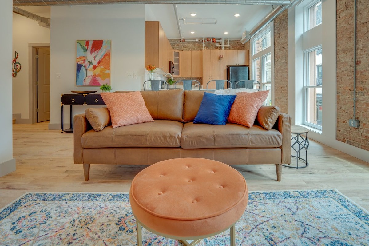 Majestic Lofts #201 – In The Heart of Downtown! gallery image 3