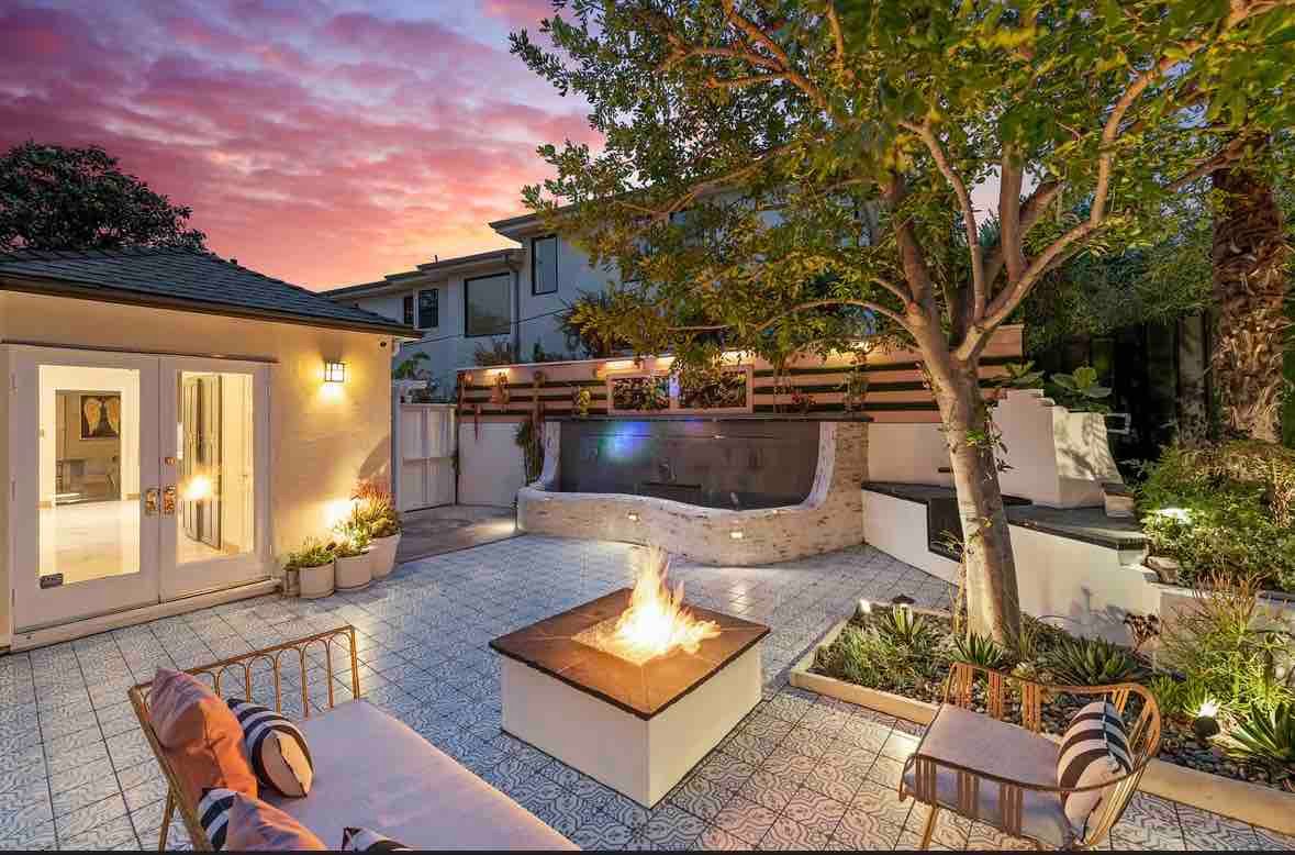 Resort style villa home/pool & jacuzzi, king bed gallery image 3