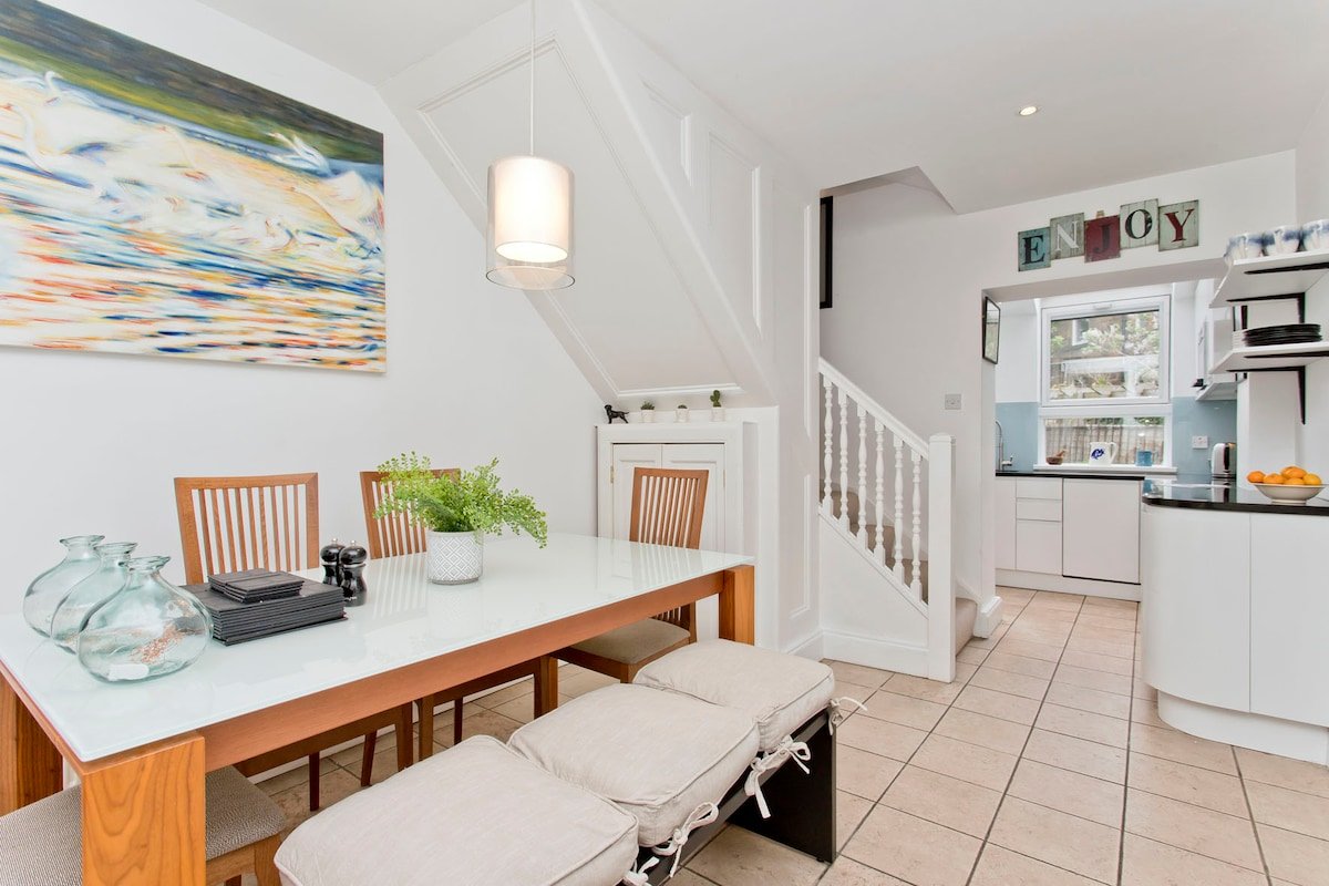 Stylish Murrayfield sanctuary gallery image 5