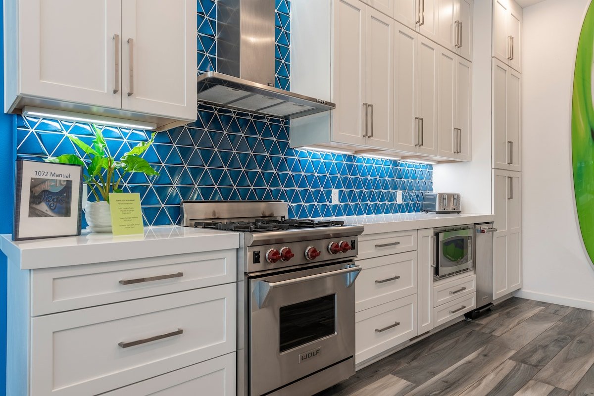 Modern Surf Themed Home – Heart of Gaslamp gallery image 4