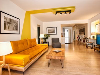 Stylish 5bd-5ba Apt/Acropolis View/Ideal Location