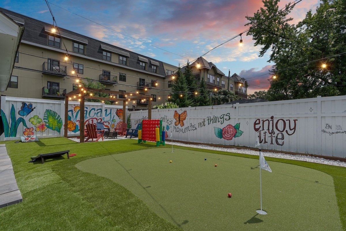 Hot Tub Theatre Sauna Arcade Games Gym Sleeps10 gallery image 5