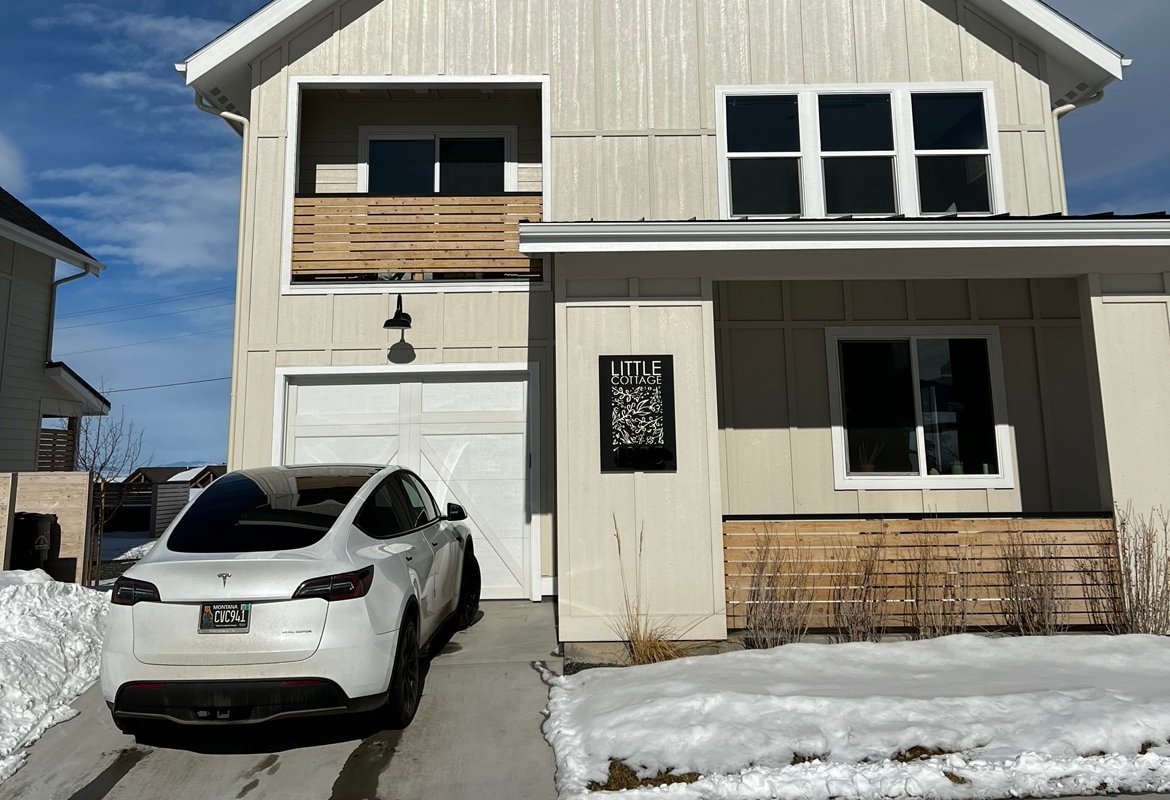 Modern Lux Cottage, Mtn Views, Close to Downtown gallery image 2