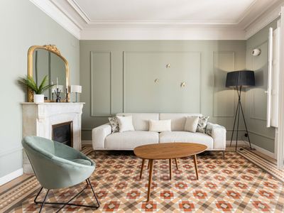 Spacious Stylish 4-BR Modernist Apartment