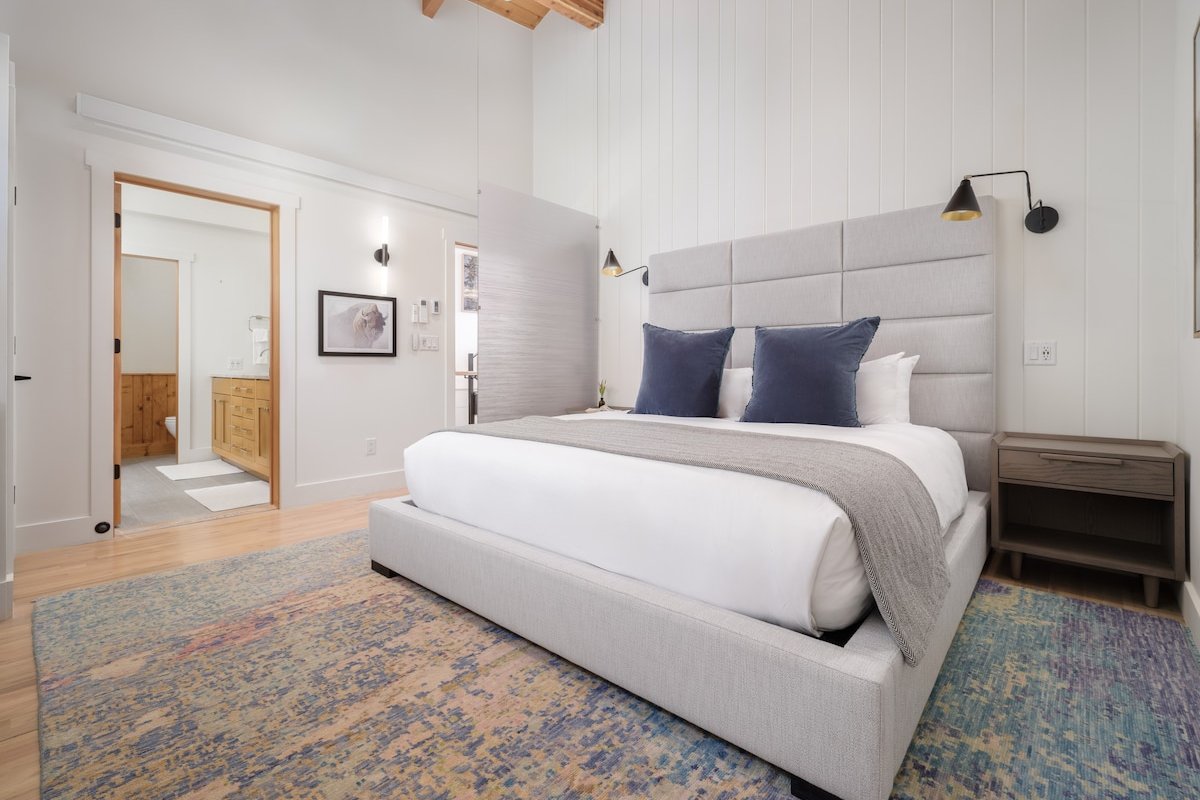 RMR: Summit Chalet Home in Teton Village gallery image 2