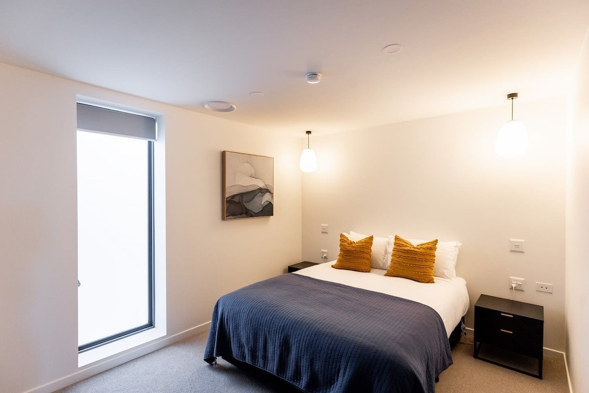 Little Island Apartments #13 gallery image 4