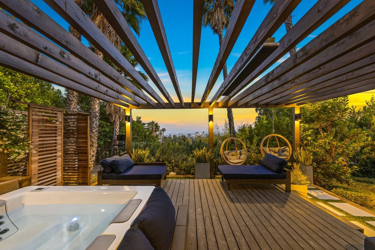 Wellness sanctuary/Sauna/spa/cold plunge gallery image 2