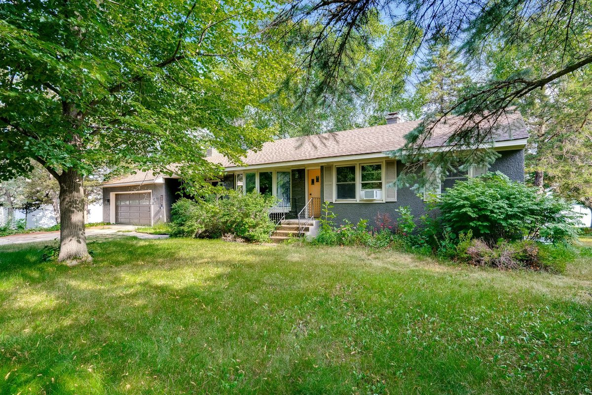 Midcentury Lake Home!