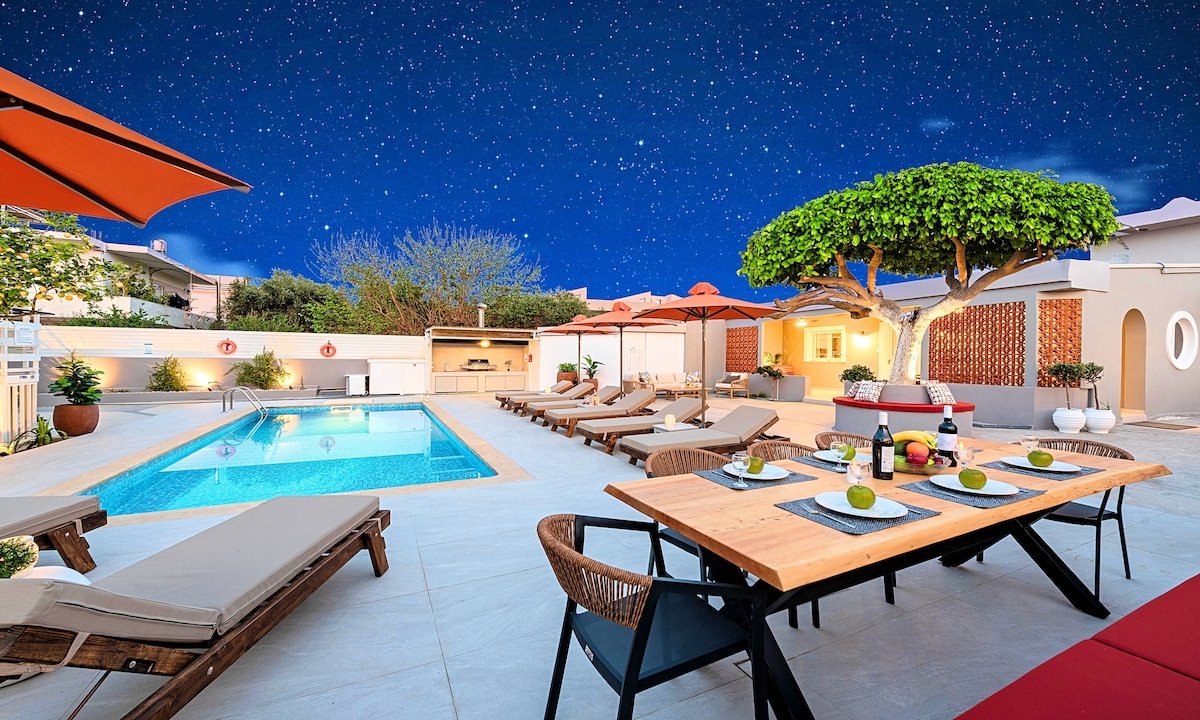 Villa Remezzo Heated Pool, Beach Side, 24 guests gallery image 3