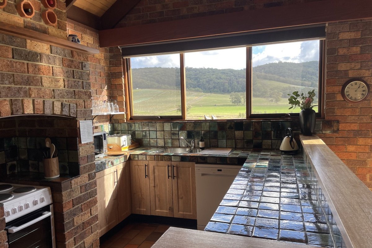 The Cottage – fire’s lit, grab a drink and relax! gallery image 3