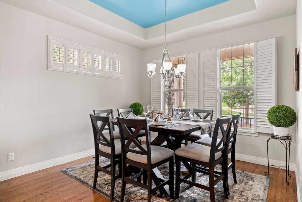 The Lux in upscale neighborhood gallery image 5