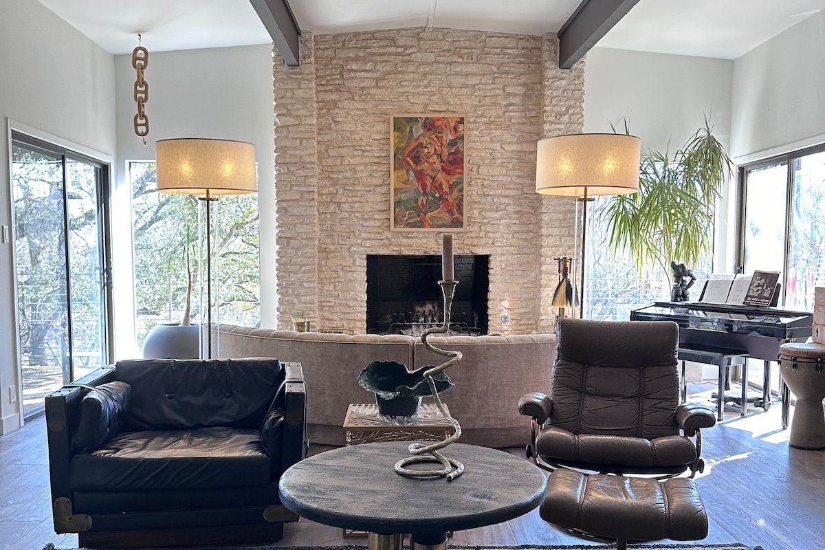 Midcentury-Greenbelt – Hot tub gallery image 5