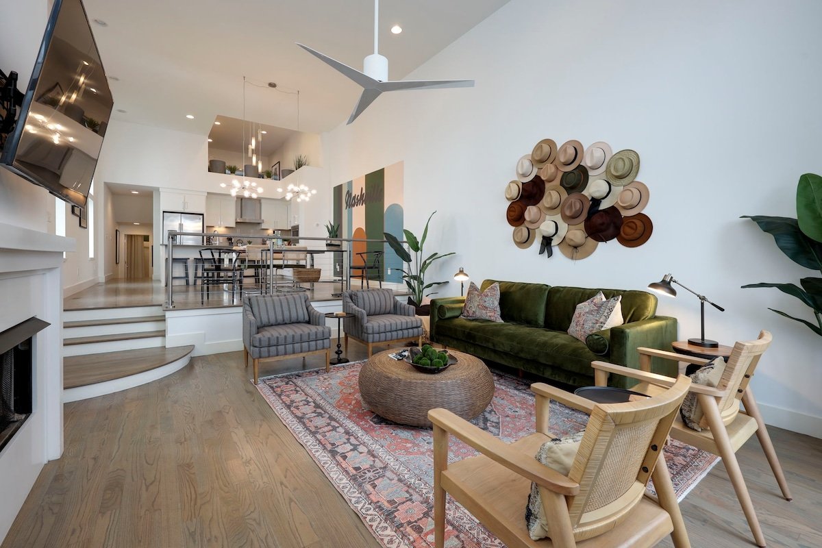 Stunning West End Home – Walkable Area gallery image 2