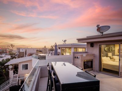 Steps to the Beach | AC | Garage Parking