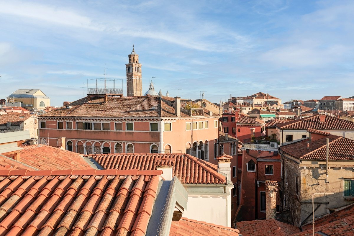 The White Palazzo Grand Canal gallery image 4