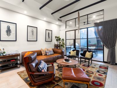 Fitzroy’s 3BR Luxury Retreat