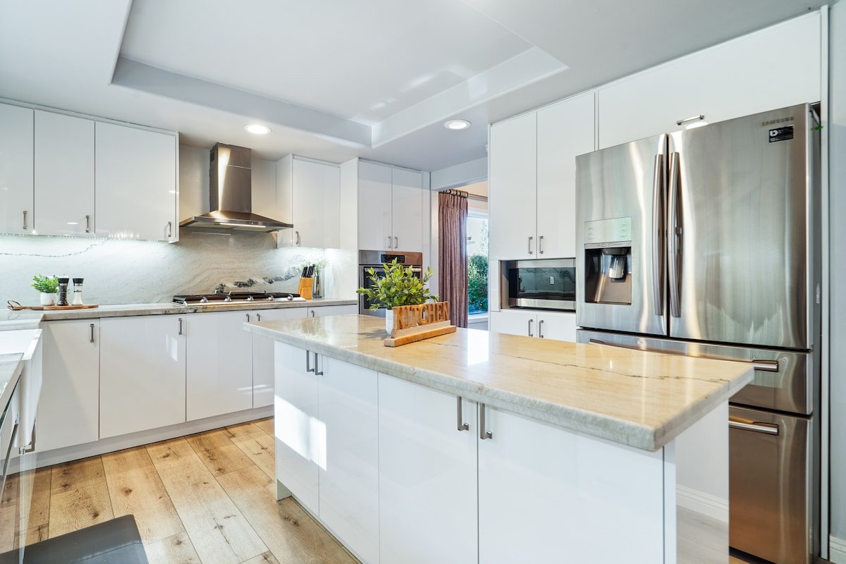 Luxury Living in Coveted Calabasas gallery image 5