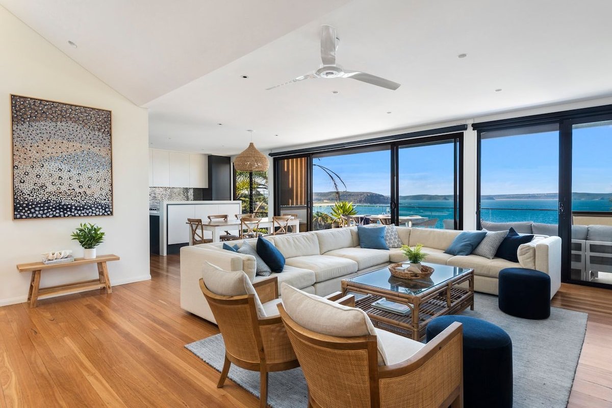 SEAGLASS by Palm Beach Holiday Rentals gallery image 3