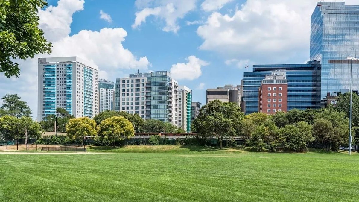 Lrge 2 Bed/Bath by MGH | Modern Bldg | Safe Area gallery image 4