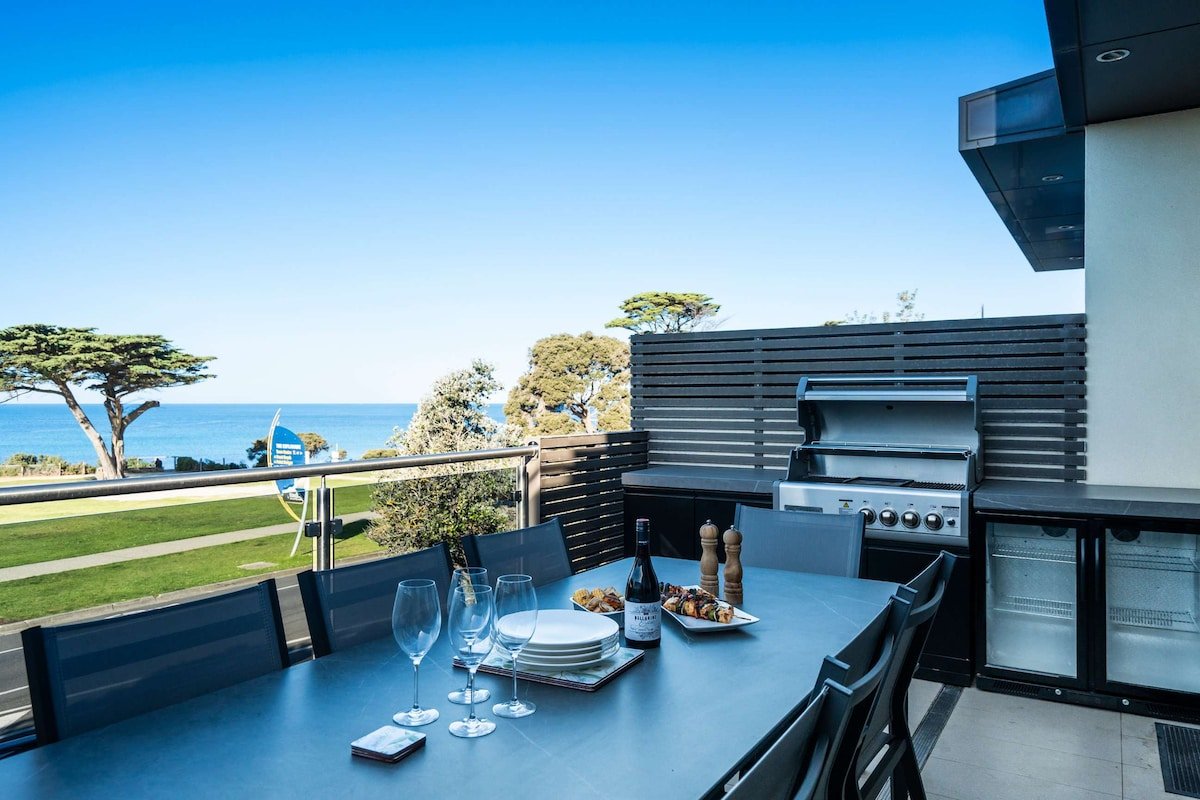 Luxury Meets Oceanfront Bliss on The Esplanade gallery image 2