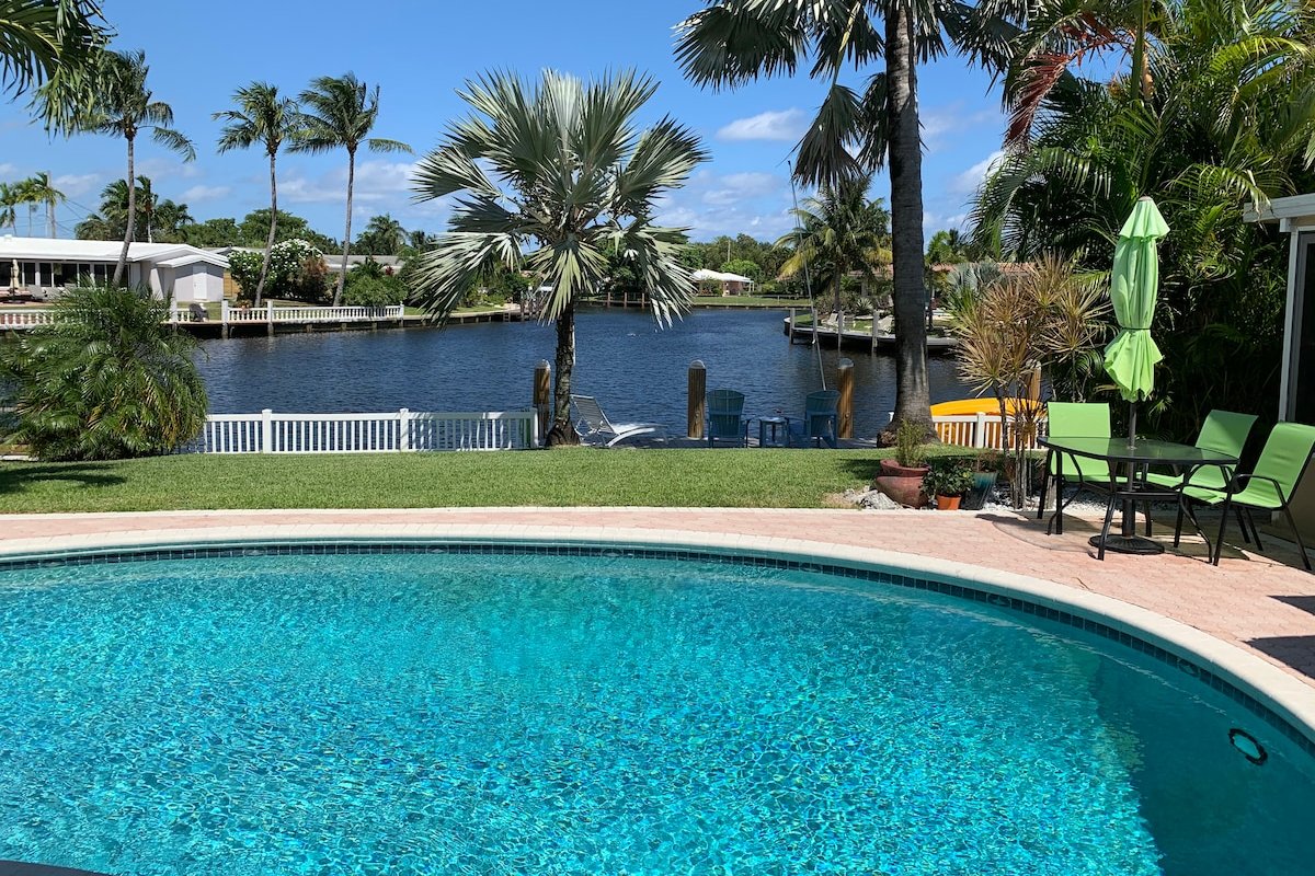 “Super Paradise” Pool, Tiki-Hut and Waterview! gallery image 3