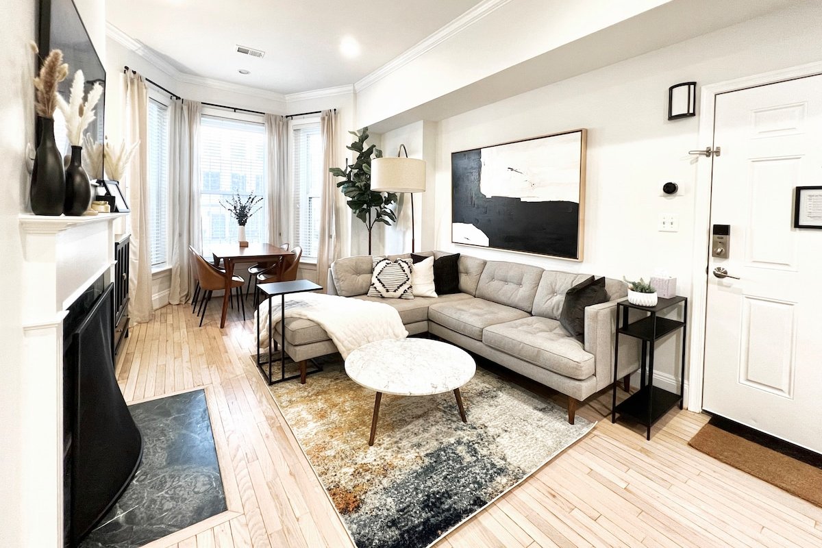 Airy & Bright Rowhome Near US Capitol Free Parking gallery image 2