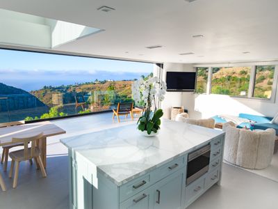 The Malibu Modern Oasis – Oceanview 4 Bedrooms