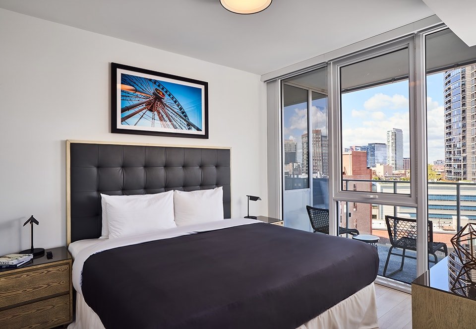 Level River North Spacious Two Bed, Two Bath Suite gallery image 3