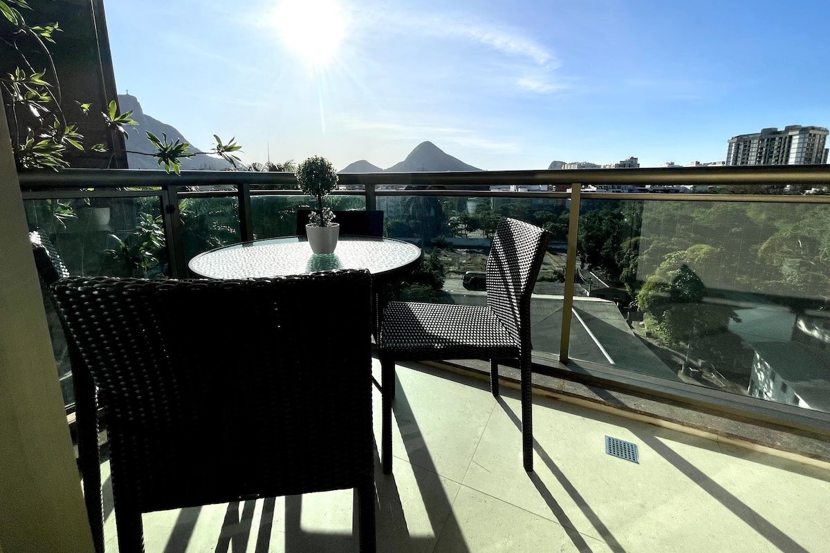 Leblon with Private Pool Penthouse gallery image 3