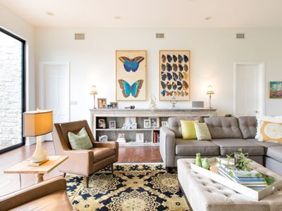 West Lake Hills Retreat Near Downtown