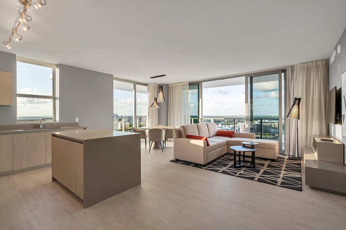 Amazing 4 BR with breathtaking ocean & city views gallery image 2