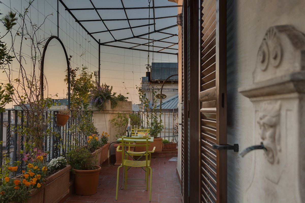 Deluxe Two Bedroom Penthouse 120mqs + terrace gallery image 4