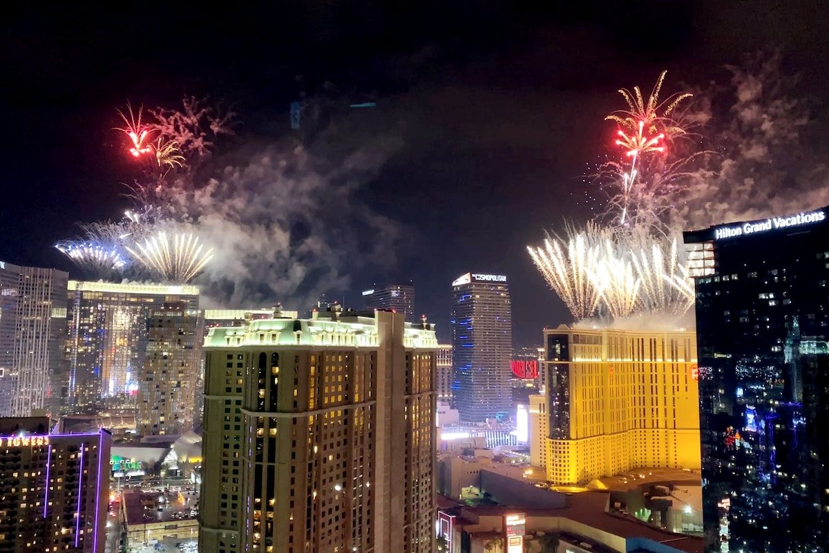 MGM Signature 2BR3BA PH Strip view No Resort Fee gallery image 3