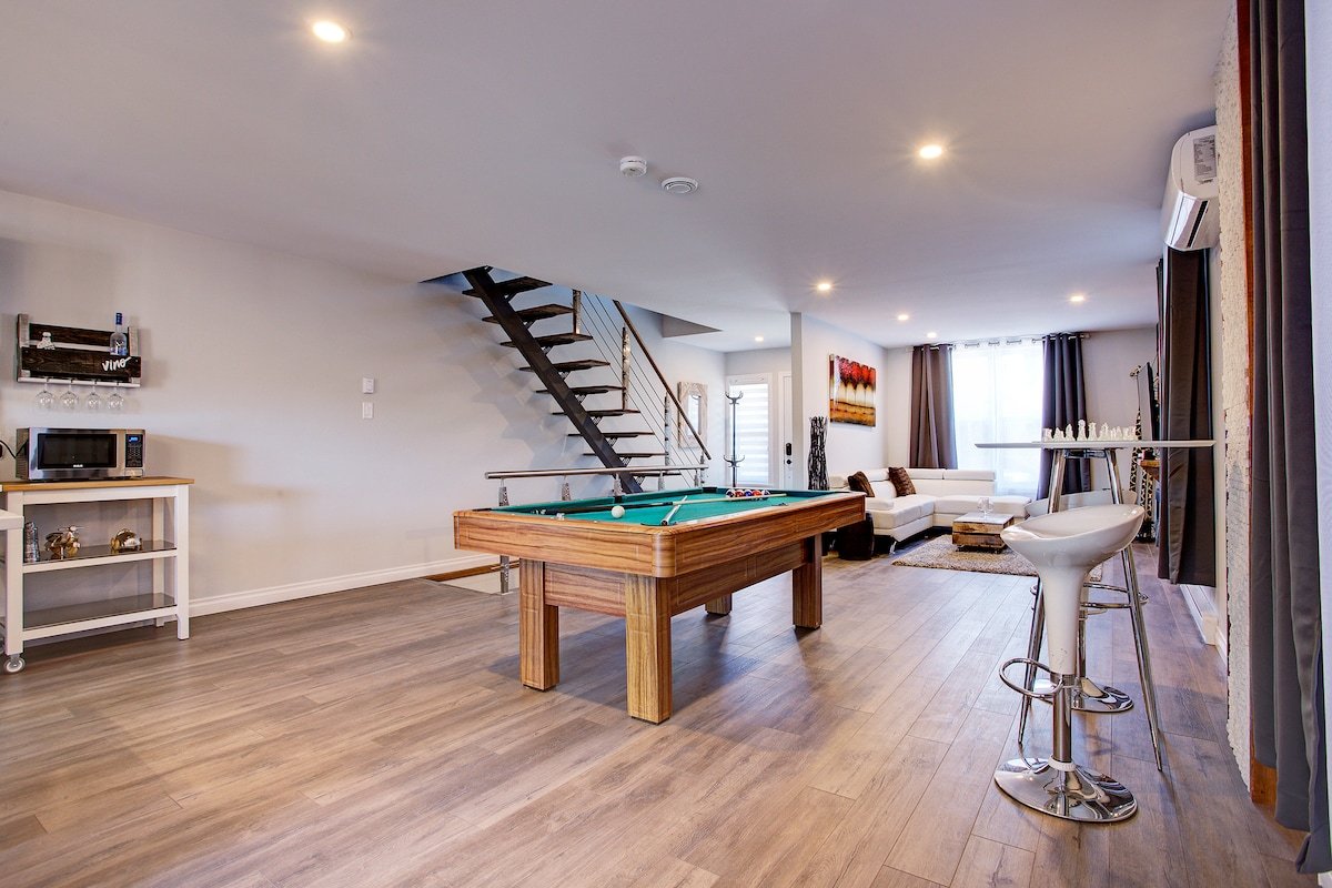 Modern townhouse with rooftop deck 4BR close to DT gallery image 5