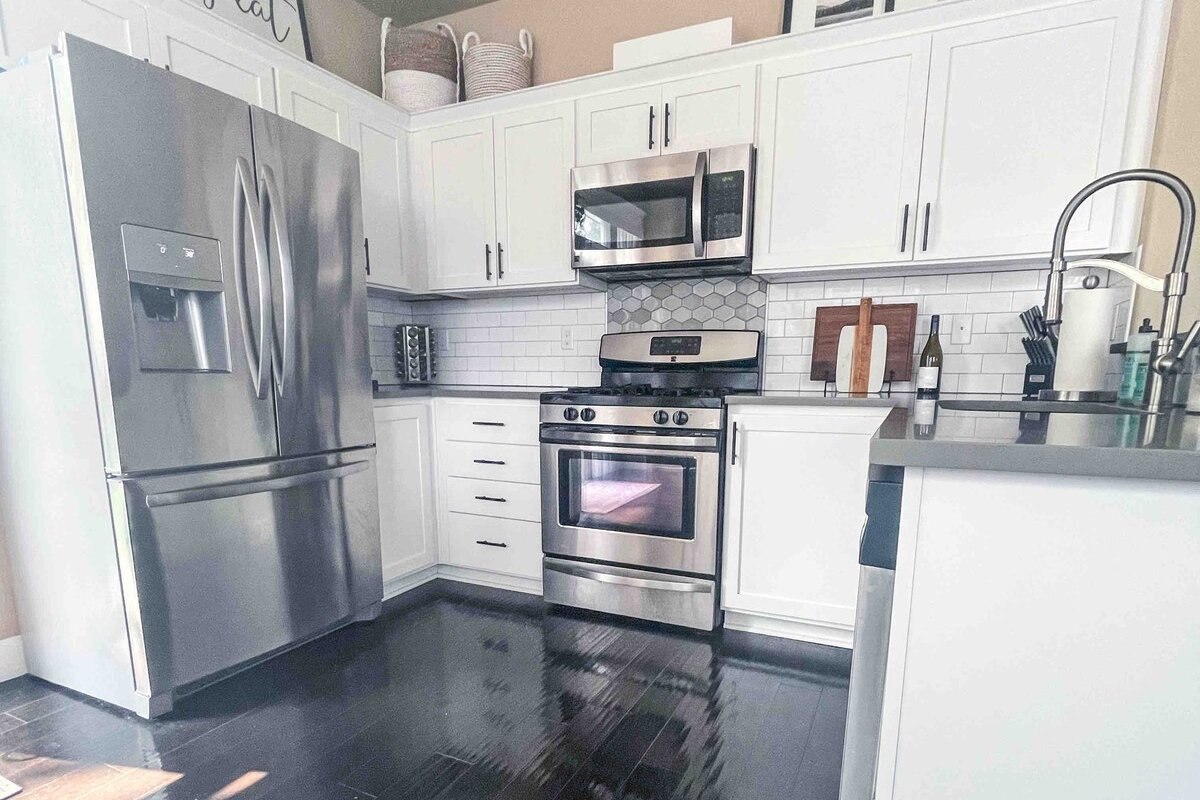 Patio w/ fire pit home ✶ 10min to DT → Has it all! gallery image 5