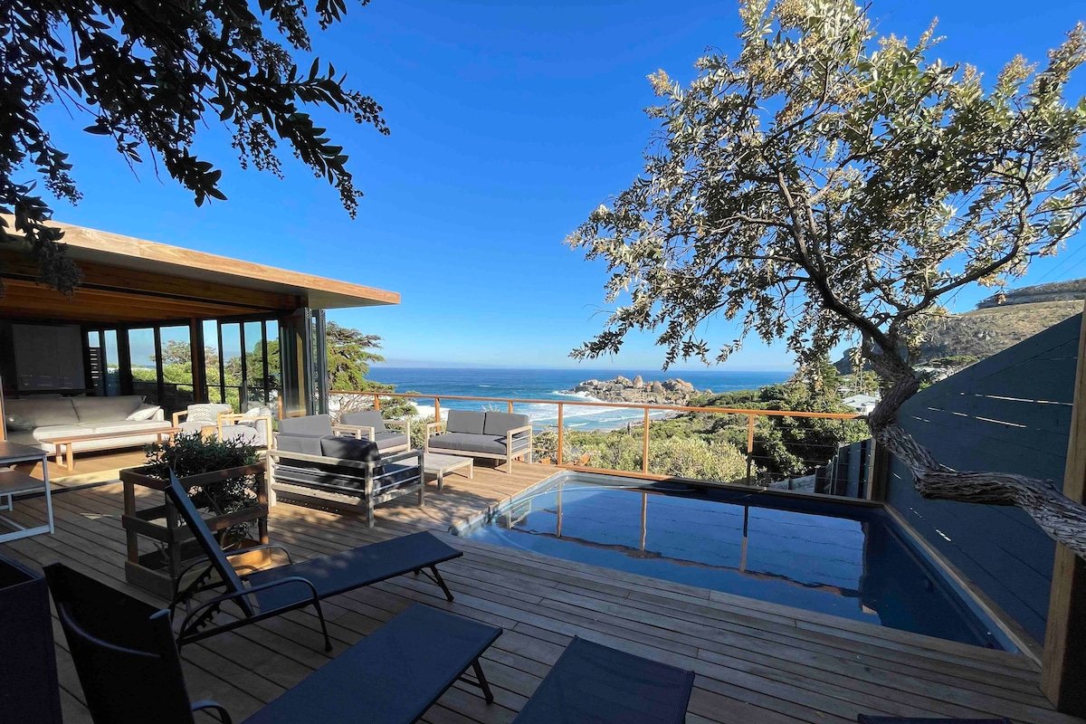 Barefoot Luxury Llandudno Beach Villa gallery image 3