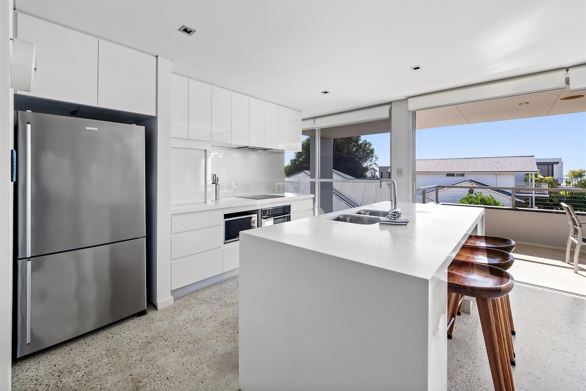 Allure: Easy Beachside Living in Prime Location gallery image 4