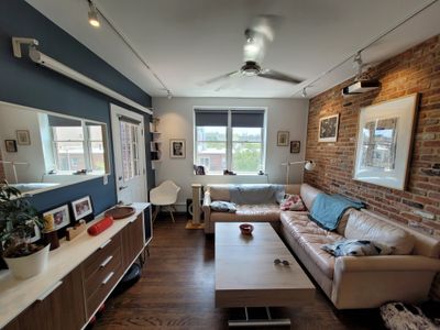 Quiet and Sunny 2BR/2BR with south-facing terrace